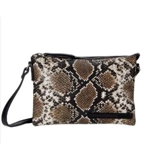 🍒NWOT TAHARI STRAP PURSE